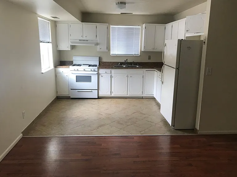 415 S University St — Photo 5