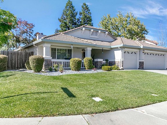 2nd image of 3257 Vista Del Lago Way