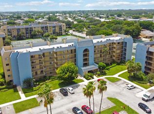 2820 Tennis Club Dr APT 204, West Palm Beach, FL 33417
