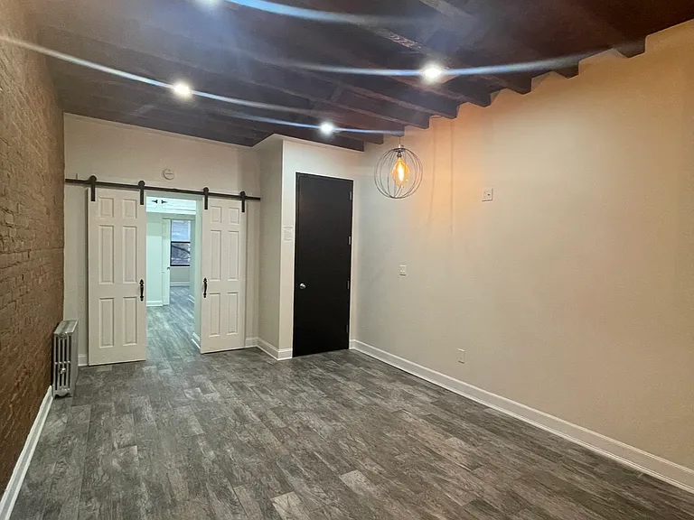 10709 Liverpool St — Photo 4