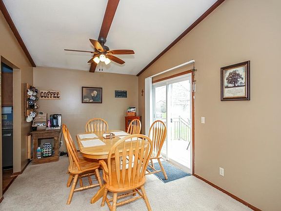 4th image of 3042 Chippewa Ct N