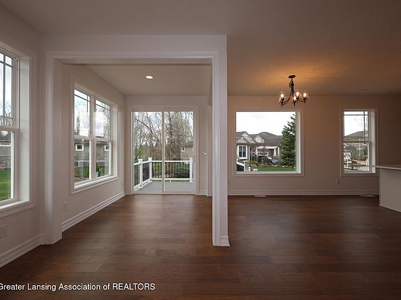 5th image of 607 Aquila Dr