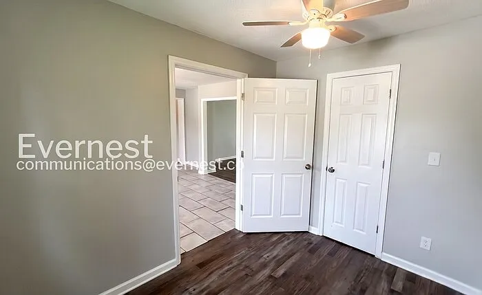 3217 Plaza Cir — Photo 16