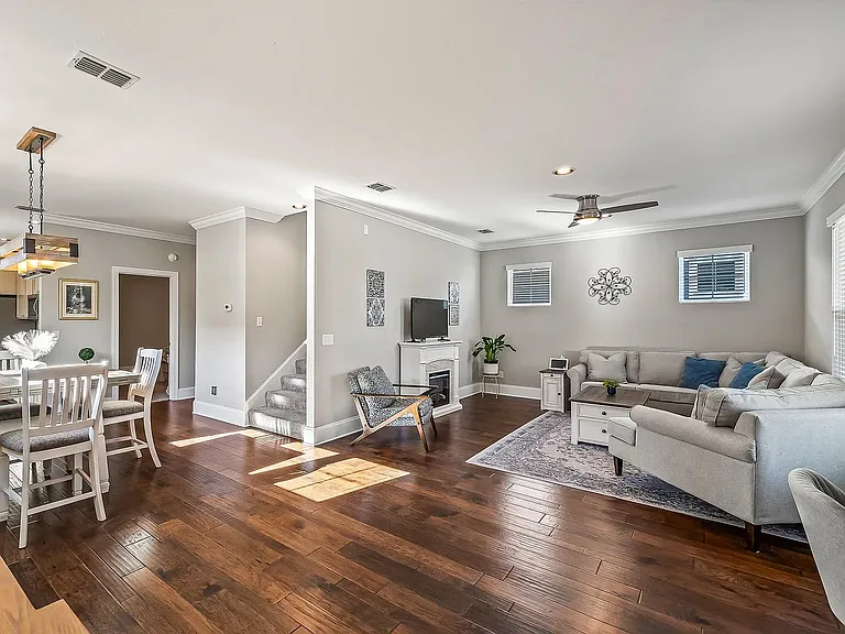 Entry into living room and dinning area