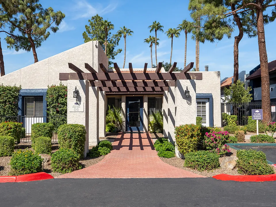 Leasing Office Entrance