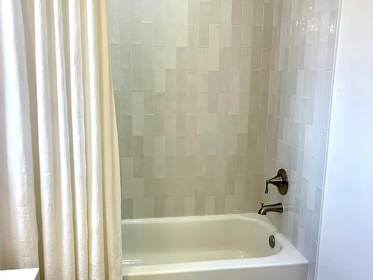 470 Lagoon Ave — Photo 36