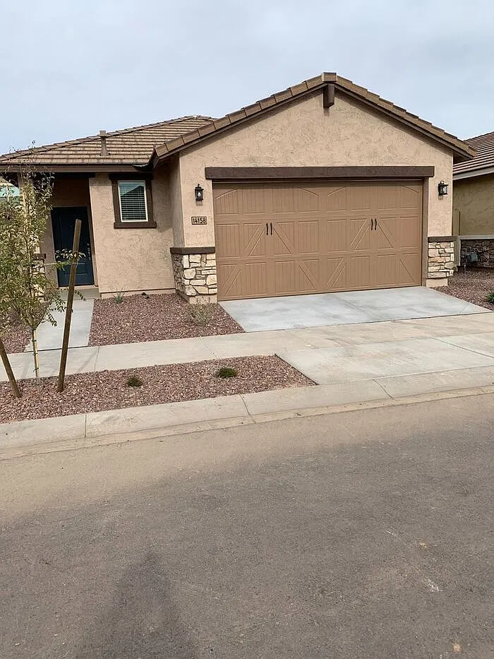 3 bed, 2.0 bath, 1465 sqft, $2,000 — Photo 1