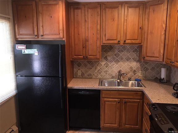2nd image of 35 Flintstone Ln