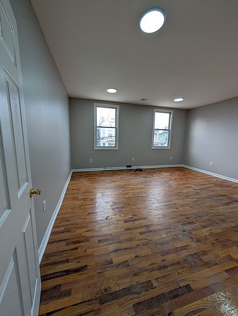 Large Bedroom #1