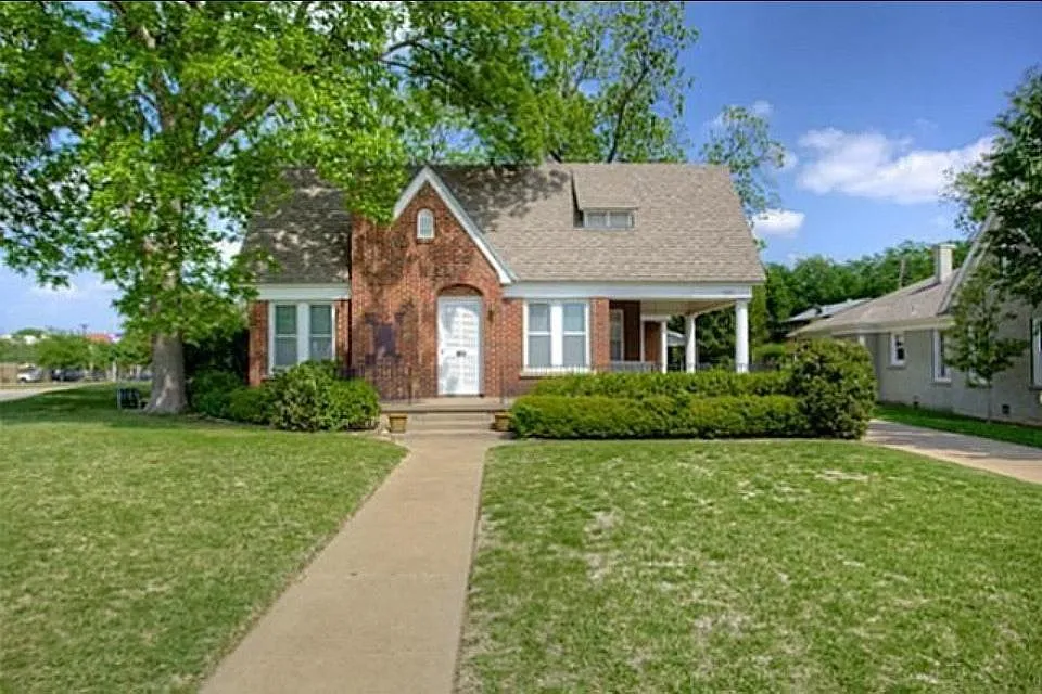 3 bed, 1955 sqft, $4,500 — Photo 1