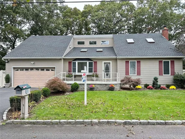 21 15th Street, Selden, NY 11784