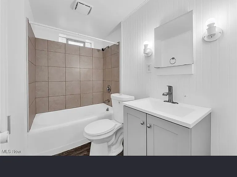 18715 Mohawk Ave #2 — Photo 12