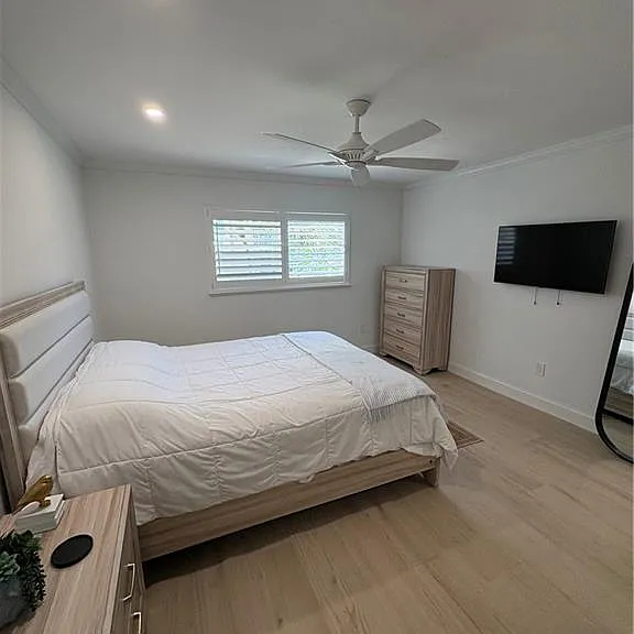 2100 Gulf Shore Blvd N #120 — Photo 8
