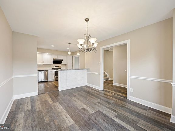 3rd image of 233 Bishop Dr
