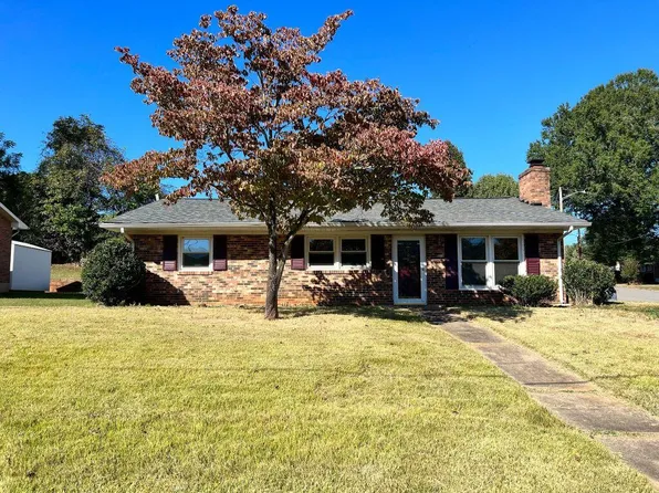 308 Wren Ct, Martinsville, VA 24112