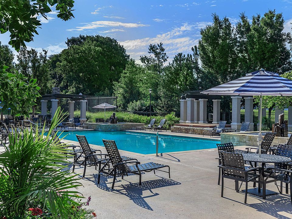 Resort-Style Pool and Hot Tub