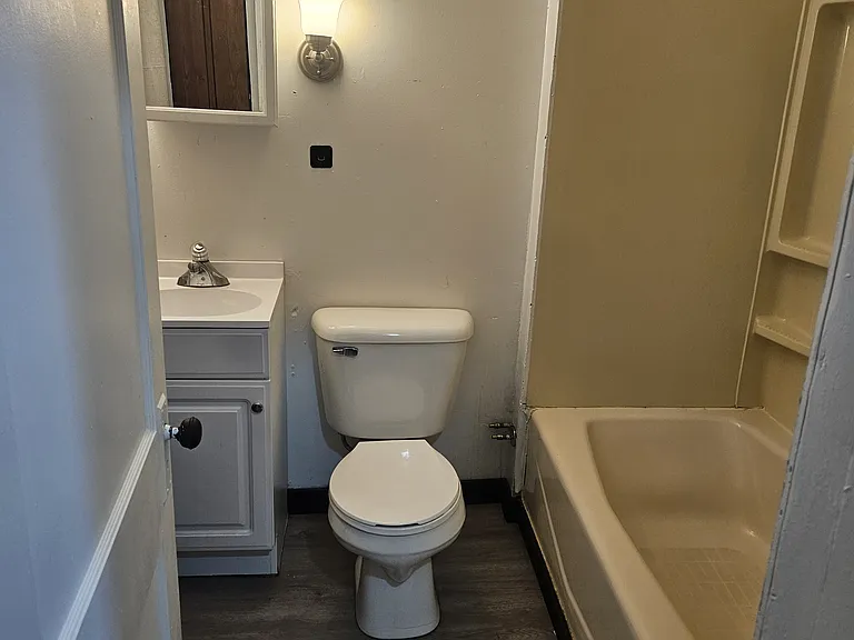 725 Ferndale Ave — Photo 10