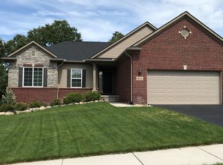 811 Phillips Dr, Oxford, MI 48371