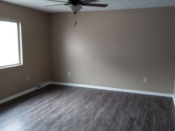 3rd image of 1631-1633 W 9th St #1631
