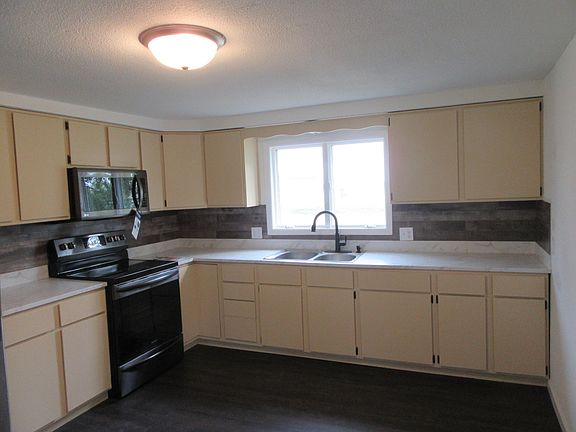 4th image of 409 N Ash St