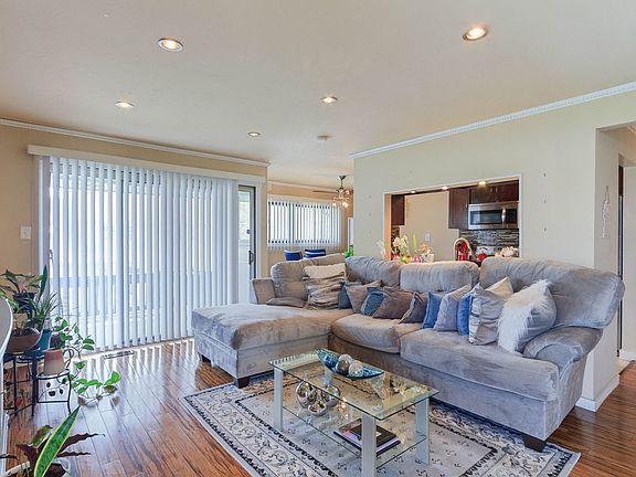 3rd image of 19401 Oak Ave #1