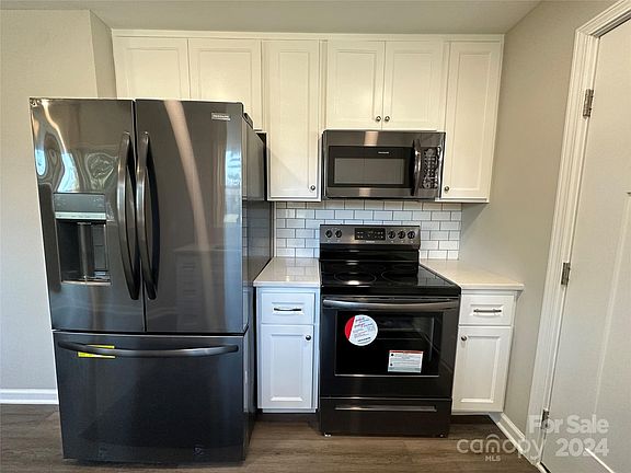 5th image of 2766 Twin Meadow Dr
