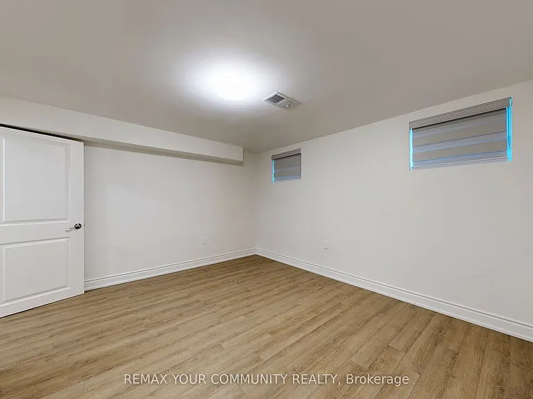 135 Searle Ave — Photo 32