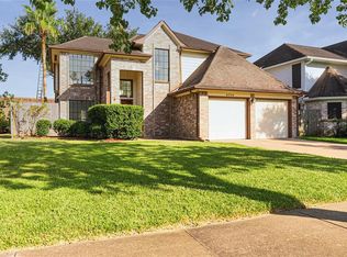 4714 Sunshine Dr, Sugar Land, TX 77479