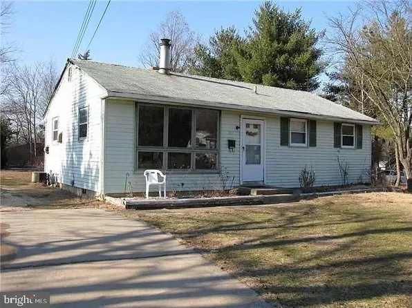 801 Bentley Rd, Lindenwold, NJ 08021