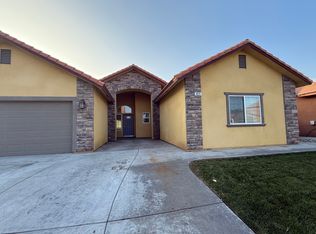 829 Bryan Ave, Dinuba, CA 93618