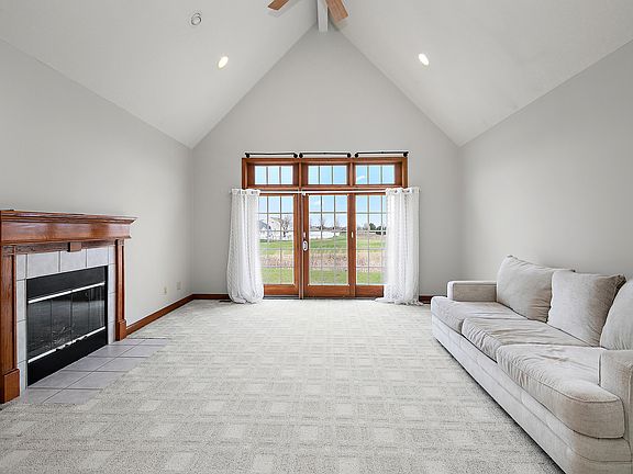 4th image of 2224 Trappers Ln