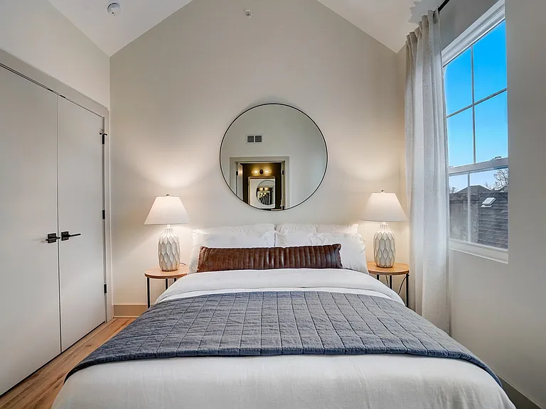 Flats On East Gay | 1 Bedroom