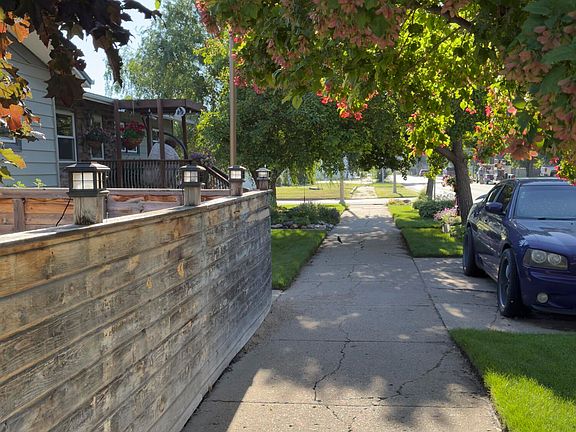 5th image of 502 6th St W