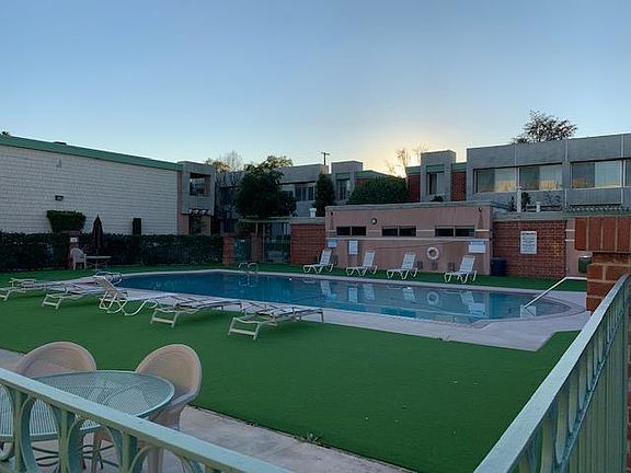 5th image of 5301 Balboa Blvd Unit D5