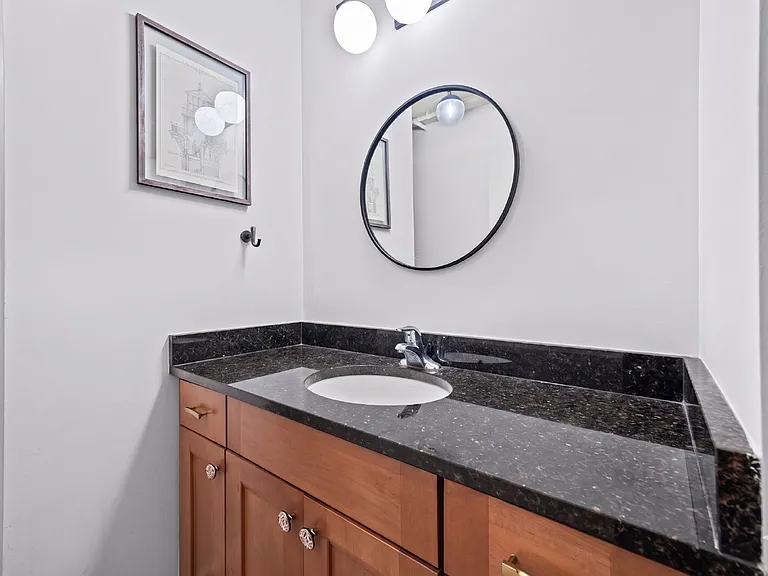715 N Graham St #204 — Photo 17