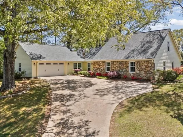 3182 Wicks Lake Dr, Marietta, GA 30062