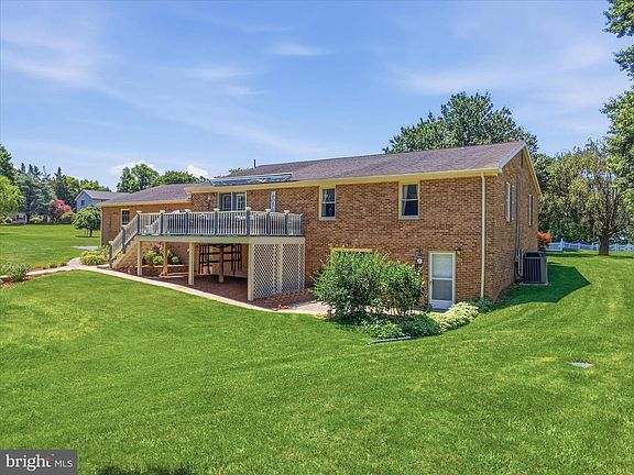5th image of 21925 Beaverbrook Dr
