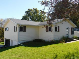 520 Lyon Ave, Denison, IA 51442