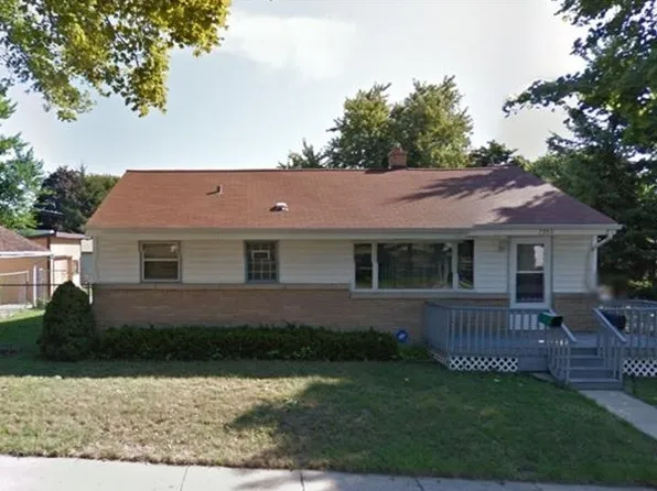 7950 W Gertrude Dr, Milwaukee, WI 53218