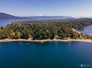 2225 Leadbetter Pl, Anacortes, WA 98221