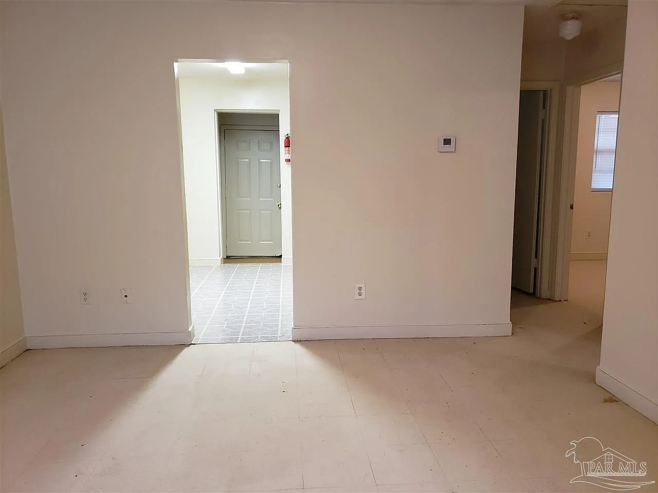 2 bed, 1.0 bath, 900 sqft, $750 — Photo 2
