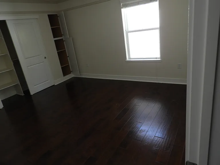 1327 G St — Photo 12