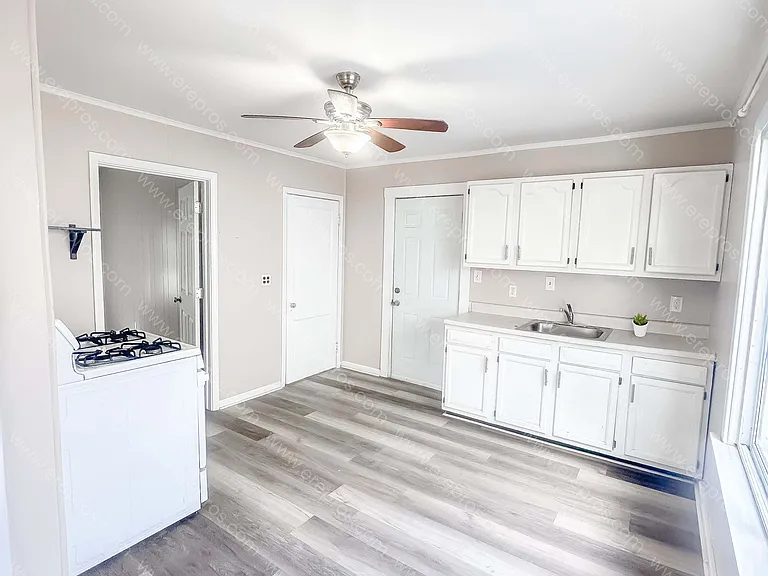 1578 Chestnut St #1 — Photo 4