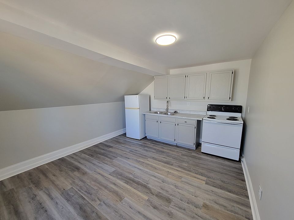 Unit E Kitchen