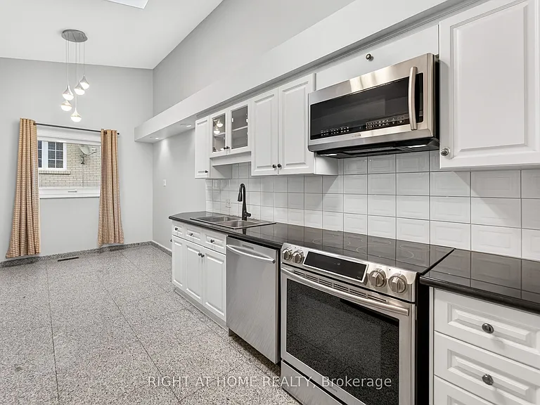 20 Pine Ridge Ln — Photo 13