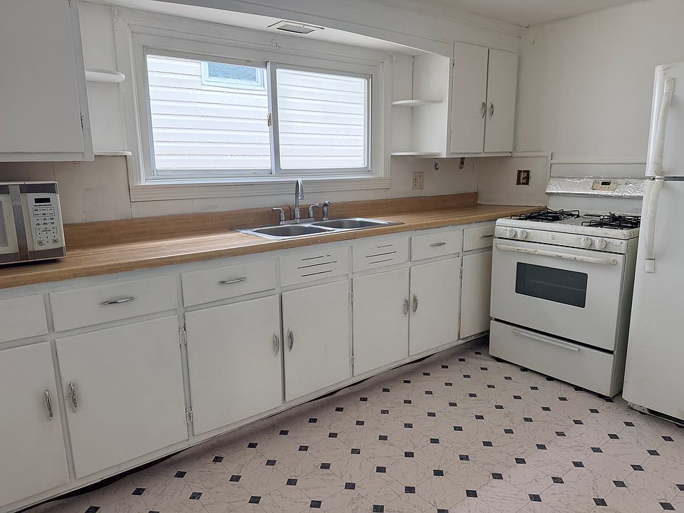 1st image of 373 Doat St #2