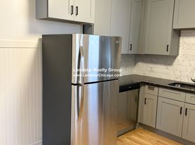 2901 N Kilbourn Ave, Chicago, IL