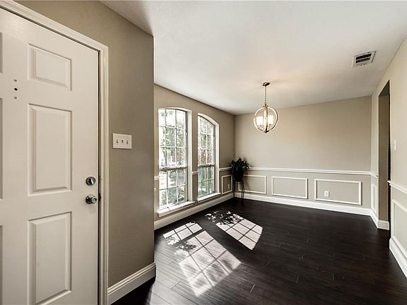 2nd image of 520 Blueberry Hill Ln