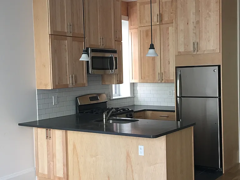 68 Edgecombe Ave #2 — Photo 3
