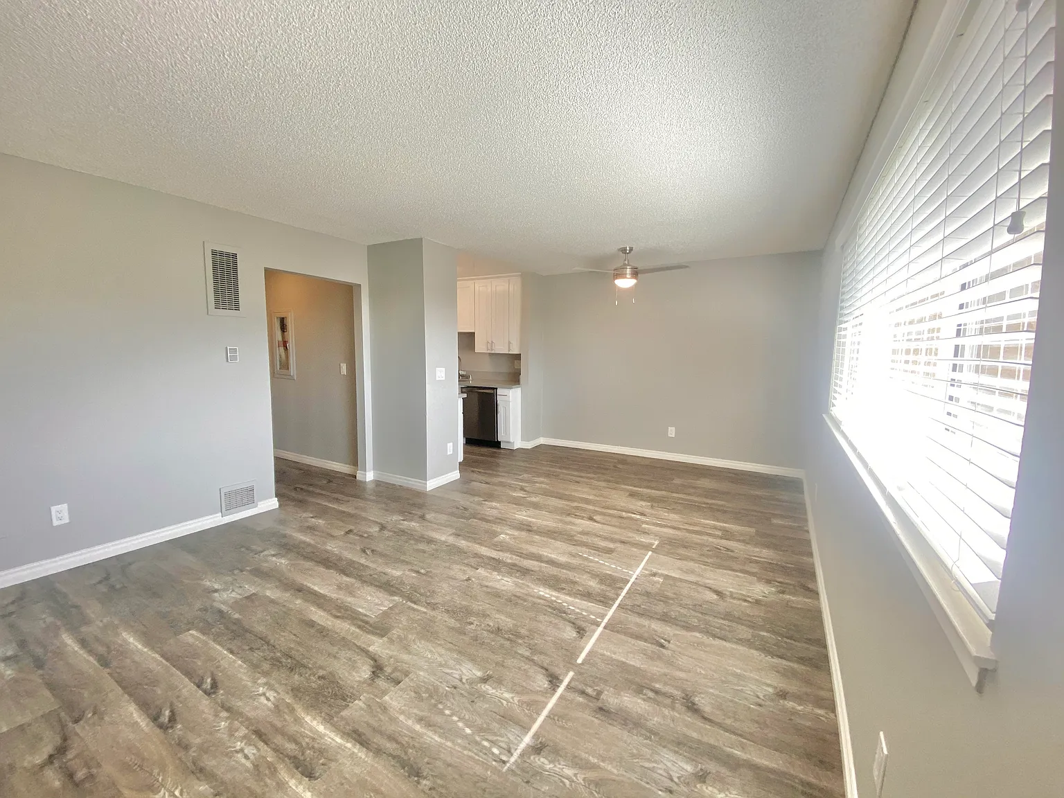 2 bed, 900 sqft, $2,795 — Photo 2